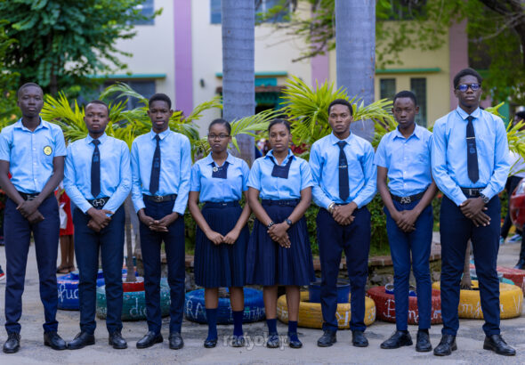 L'équipe genie du Lycée National Dutty Boukman. (Photo : Woodly Maxime Constant/ Radyokap)