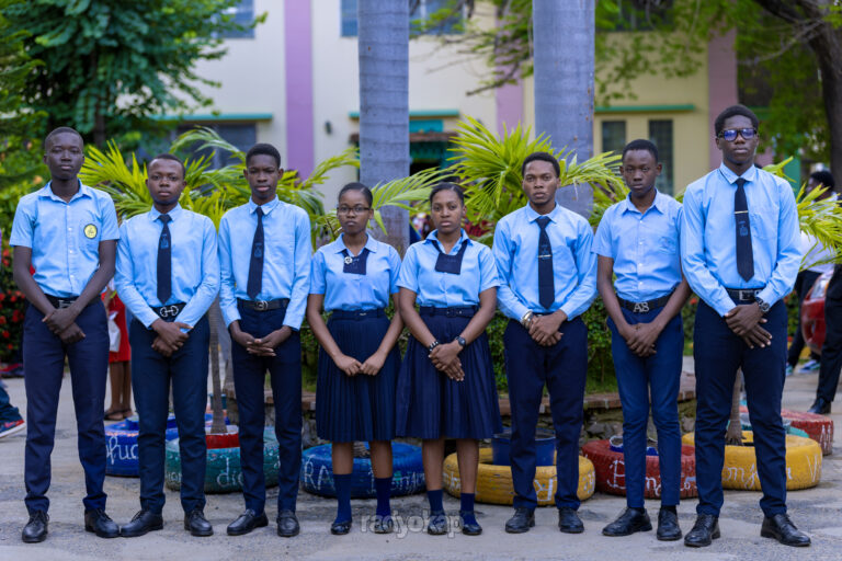 L'équipe genie du Lycée National Dutty Boukman. (Photo : Woodly Maxime Constant/ Radyokap)