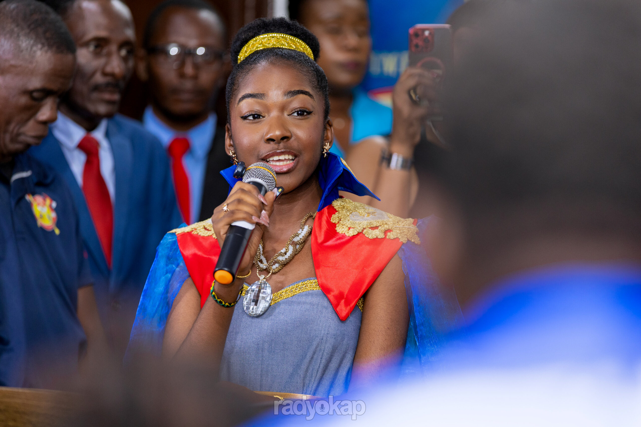 Ariana lors de son intervention dans le salon de la mairie du Cap-Haïtien. Photo: Radyokap/Woddly Maxime Constant