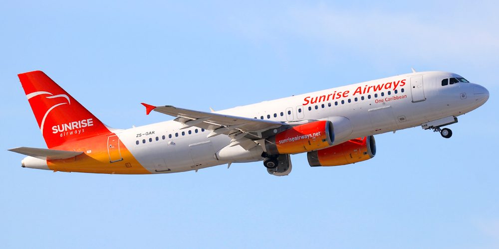 Un avion de Sunrise Airways décolle de l’aéroport Toussaint Louverture