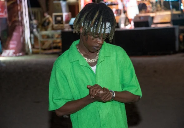 L'artiste Watson G lors d'un concert à Cap-Haïtien (Photo Ketlain Difficile)