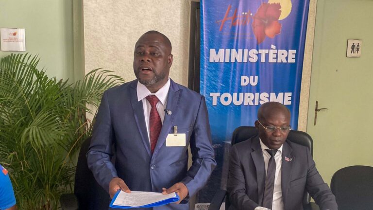 Le Nouveau DDN du Tourisme dans son discours d'installation. (Photo : Mathias Cfora )